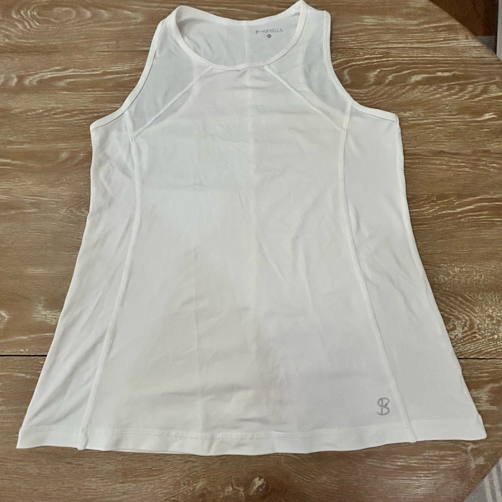 Women's White Sofibella tennis top. UV protection, like new condition. Size XL.
